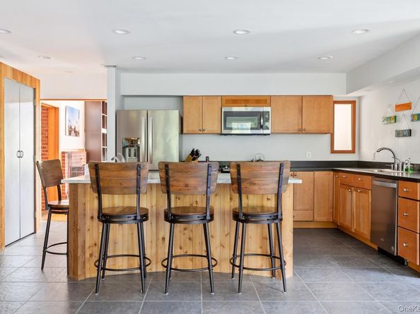 31 Marys Lane, Centerport NY 11721