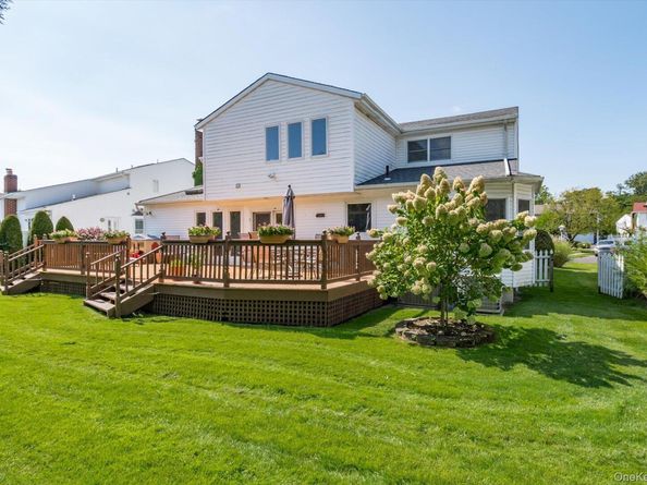 27 Bridle Path, Roslyn NY 11576