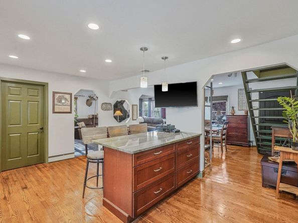 2 Burnett Avenue, Bay Shore NY 11706