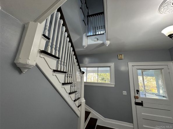 8 The Serpentine, New Rochelle NY 10801