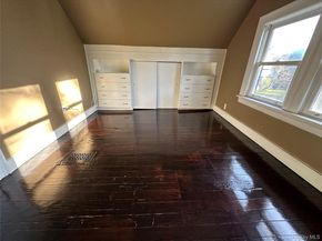 8 The Serpentine, New Rochelle NY 10801