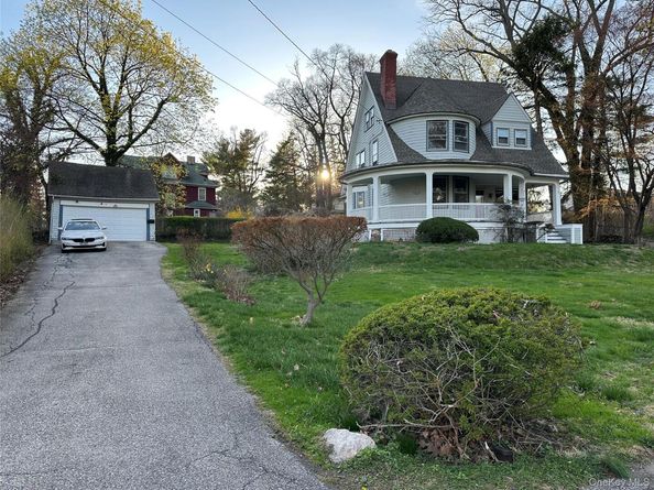 8 The Serpentine, New Rochelle NY 10801