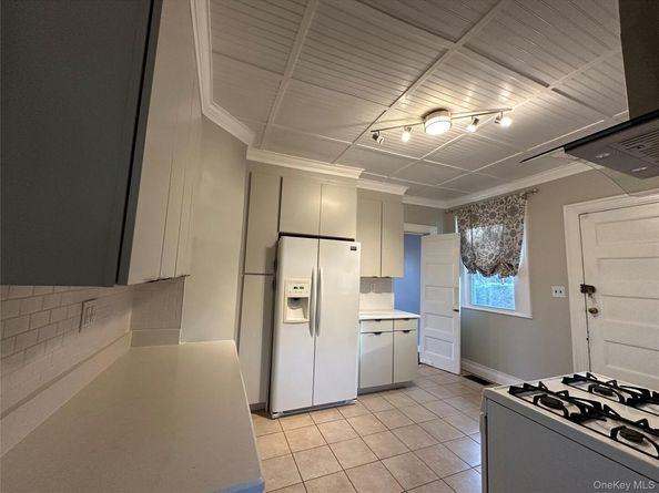 8 The Serpentine, New Rochelle NY 10801