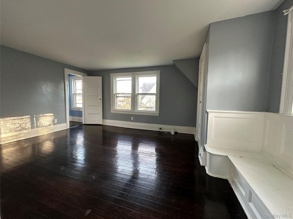 8 The Serpentine, New Rochelle NY 10801