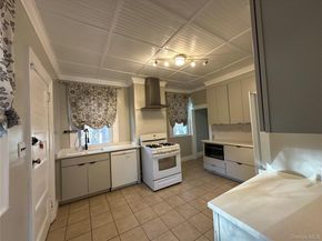 8 The Serpentine, New Rochelle NY 10801