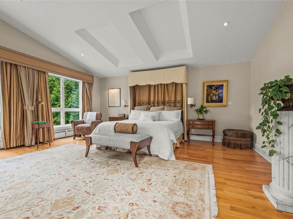 16 High Point Lane, Scarsdale NY 10583