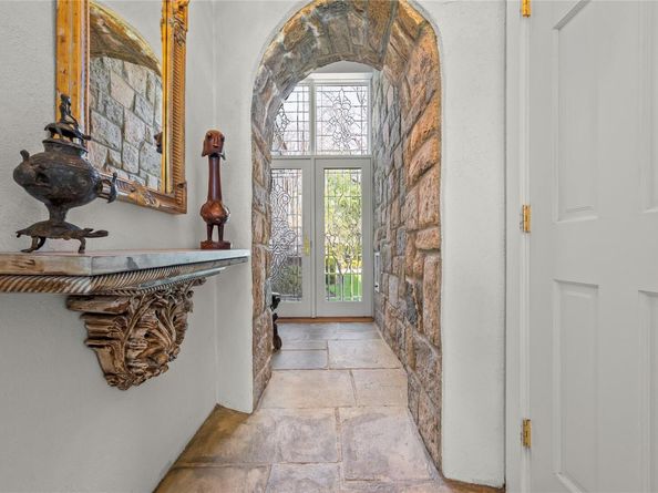 16 High Point Lane, Scarsdale NY 10583