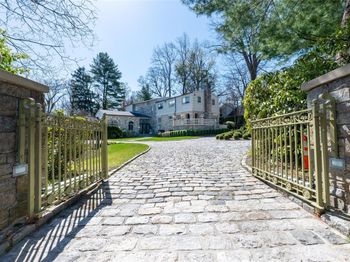 16 High Point Lane
