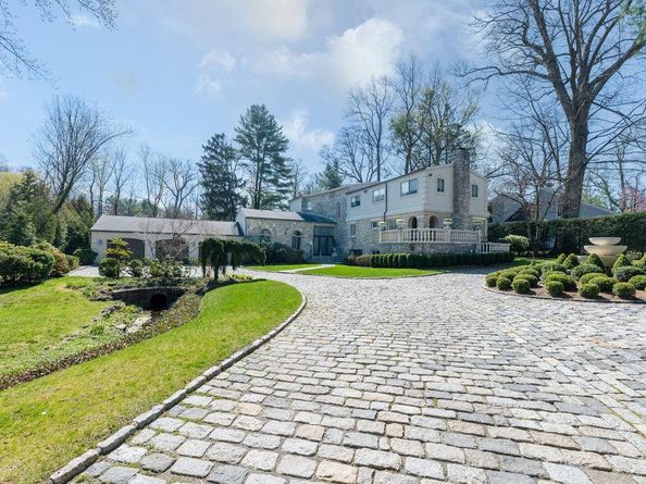 16 High Point Lane, Scarsdale NY 10583
