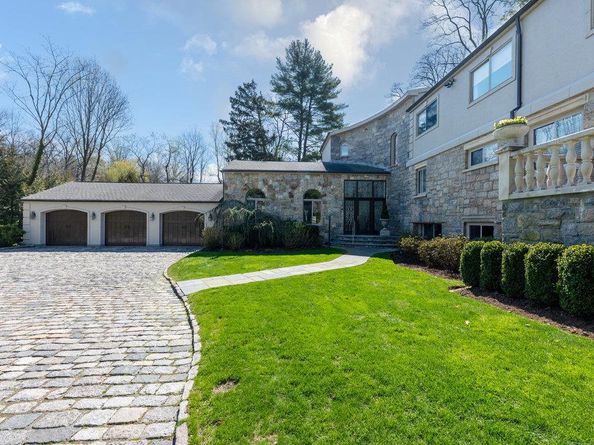 16 High Point Lane, Scarsdale NY 10583