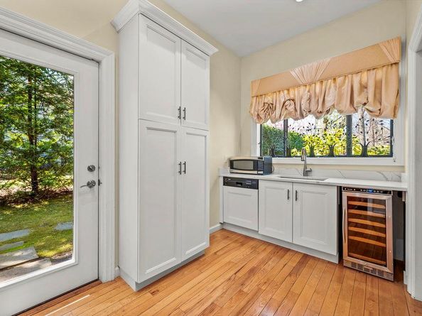 16 High Point Lane, Scarsdale NY 10583