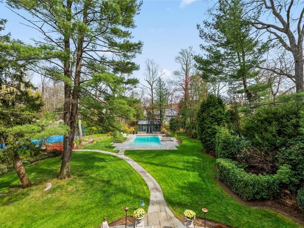 16 High Point Lane, Scarsdale NY 10583