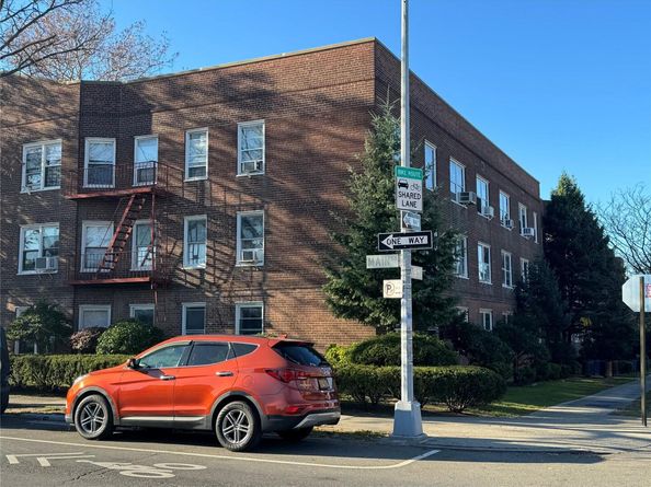 141-45 78th Road 3A, Kew Garden Hills NY 11367
