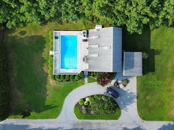 39 Tanners Neck Lane, Westhampton NY 11977