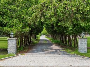 39 Tanners Neck Lane, Westhampton NY 11977