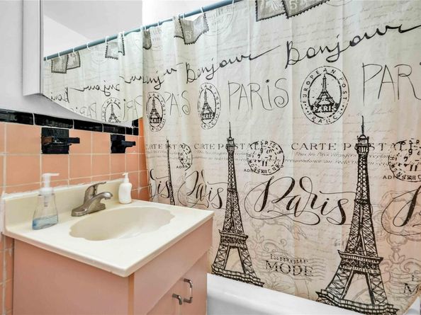 42-25 80th Street 1F, Elmhurst NY 11373