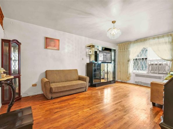 42-25 80th Street 1F, Elmhurst NY 11373