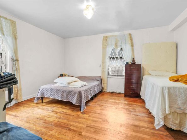 42-25 80th Street 1F, Elmhurst NY 11373