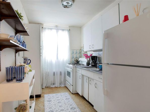 88-31 Shore Parkway 29, Howard Beach NY 11414