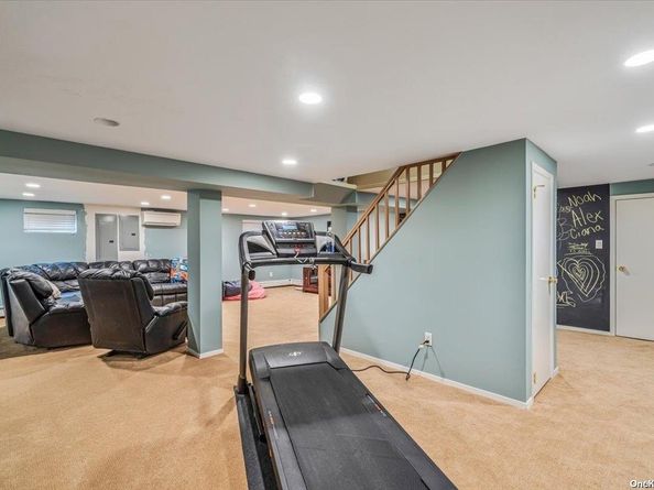 4 Midfarm Road, Rockville Centre NY 11570