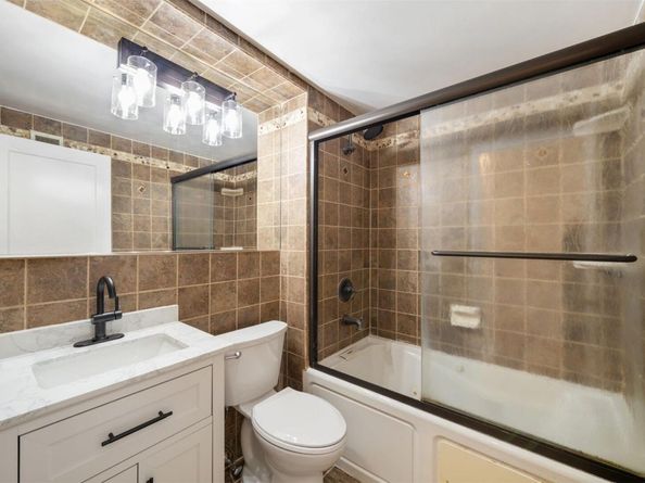 383 E 10th Street D4, New York (Manhattan) NY 10009