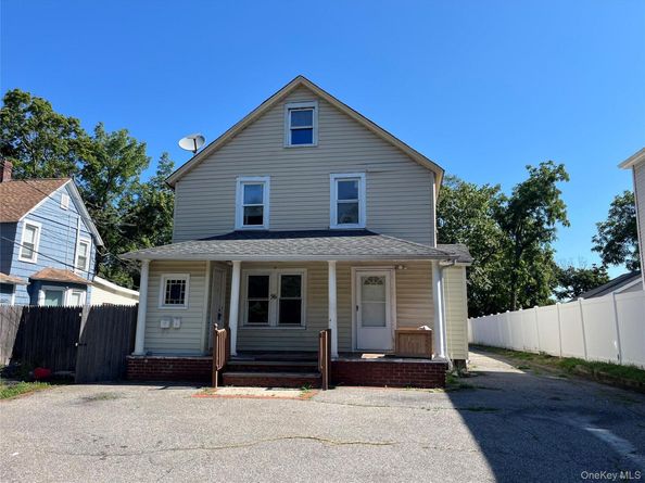 56 Lowndes Avenue, Huntington Station NY 11746