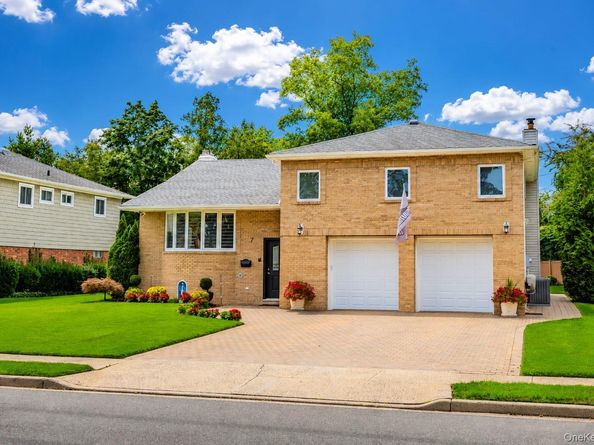 7 Monterey Drive, Manhasset Hills NY 11040