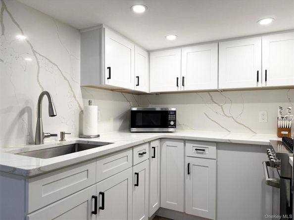 675 Pelham Road F17, New Rochelle NY 10805