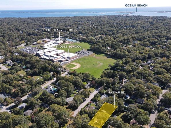 11 Nassau Road, Hampton Bays NY 11946
