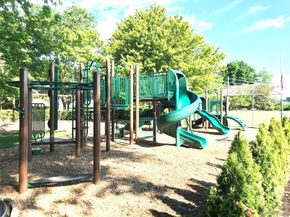 42-30 Douglaston Parkways 5K, Douglaston NY 11363