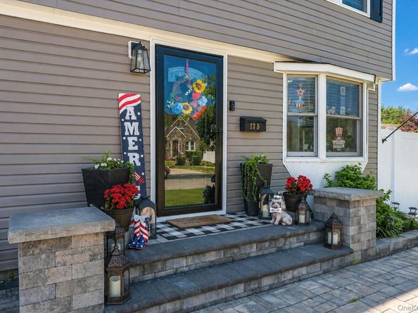 135 Texas Street, Lindenhurst NY 11757