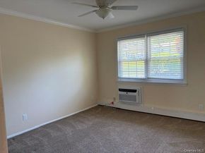 11 Harbour Lane 1B, Oyster Bay NY 11771