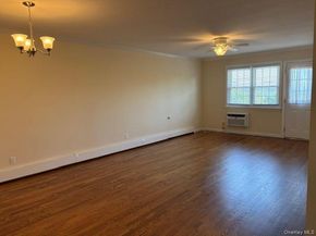 11 Harbour Lane 1B, Oyster Bay NY 11771