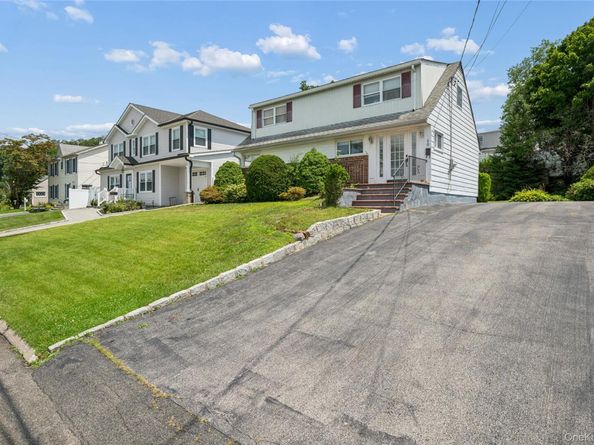 50 Hazelton Road, Yonkers NY 10710