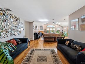 15-17 Park Woods Lane, Kings Park NY 11754