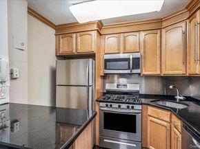 220-55 46th Avenue 5P, Bayside NY 11361