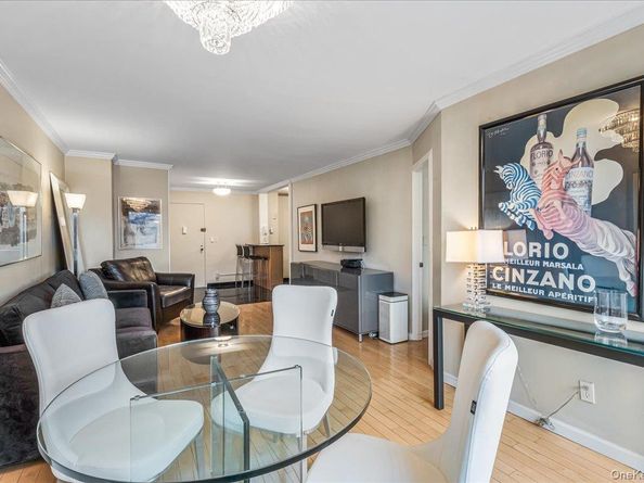 220-55 46th Avenue 5P, Bayside NY 11361
