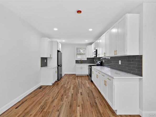 15 Grand Place, Huntington Station NY 11746