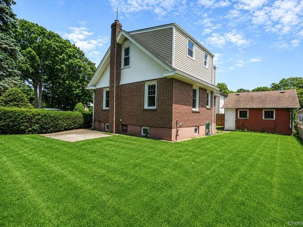 44 Elizabeth Avenue, Smithtown NY 11787