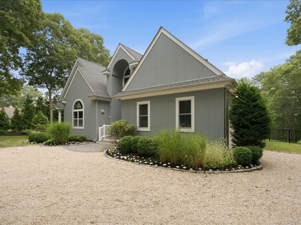 90 Lakeside Lane, Westhampton NY 11977