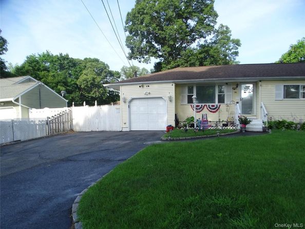 22 Newtown Avenue, Selden NY 11784
