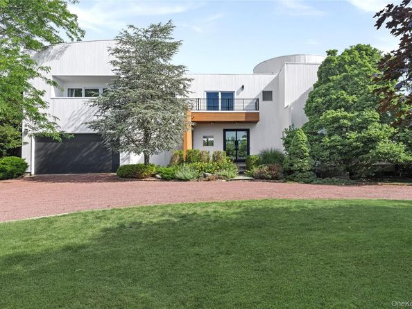 12 Bay Meadow Lane, Westhampton NY 11977