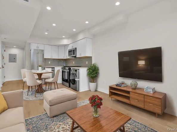 2525 31st Avenue 7A, Astoria NY 11106