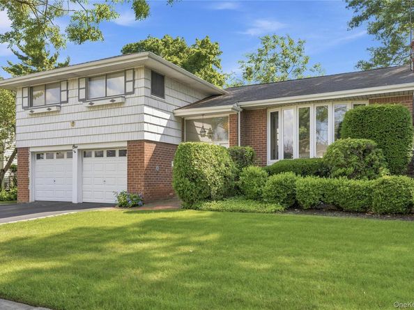 1 S Oaks Boulevard, Plainview NY 11803