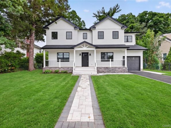 238 N Oak Street, Massapequa NY 11758