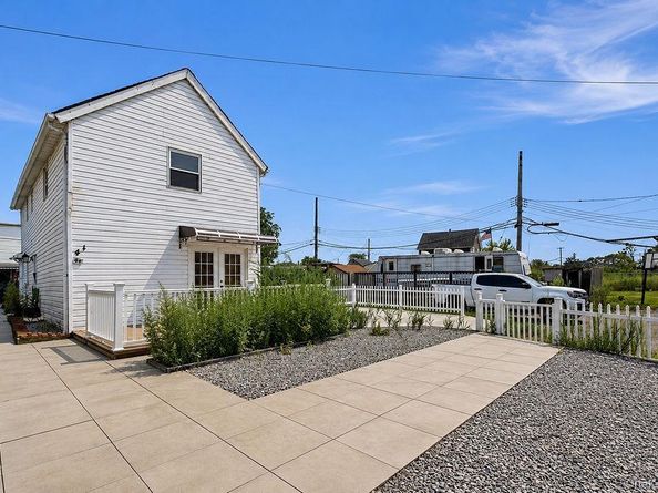 44 Broadway, Hamilton Beach NY 11414