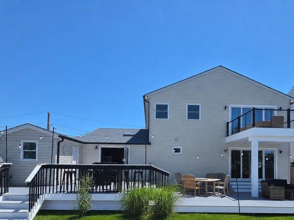 2706 Peconic Avenue, Seaford NY 11783
