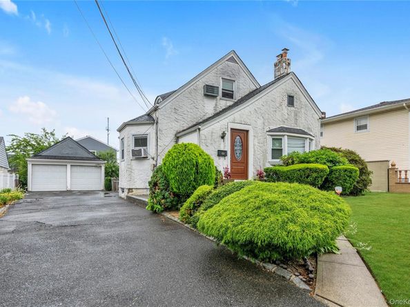 1639 Empire Street, Elmont NY 11003