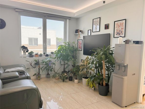 15815 Union Turnpike 402N, Fresh Meadows NY 11366