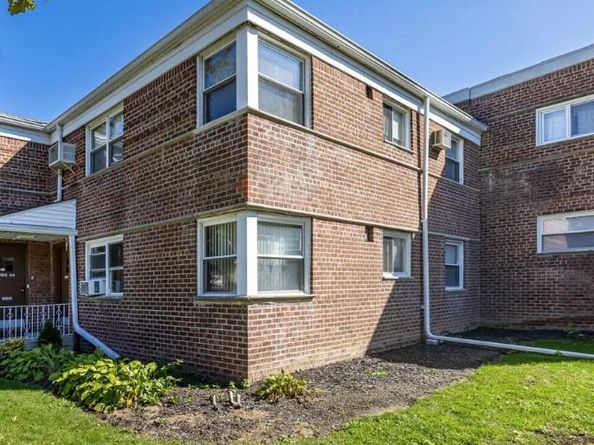196-08 Pompeii Avenue 1B, Hollis NY 11423